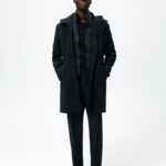 COAT WITH DETACHABLE COLLAR